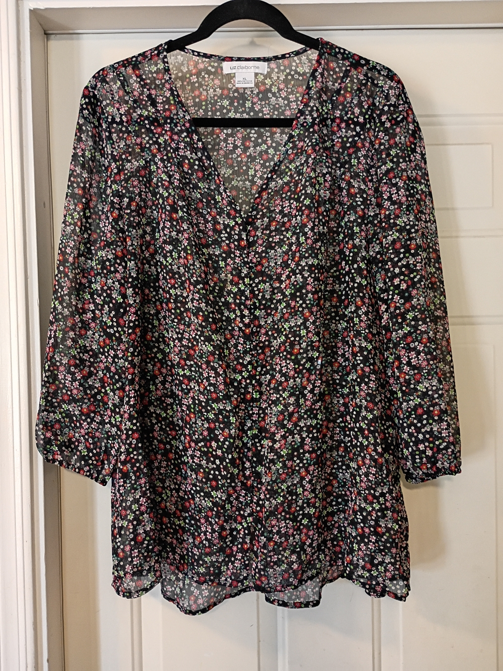 Liz Claiborne Black Floral Button-Front V-Neck Blouse